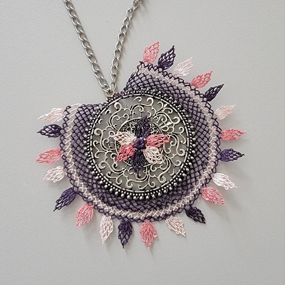NECKLACE - Picture 2 of 2